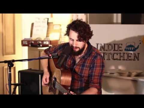 Pete Roe - There Has To Be A Reason (Indie Kitchen Session)