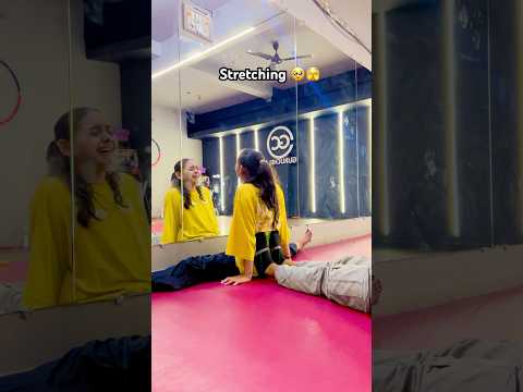 Stretching is very hard🥹🫣 #kashishpatel #workout #hardwork #dailypractice #stretching #practice