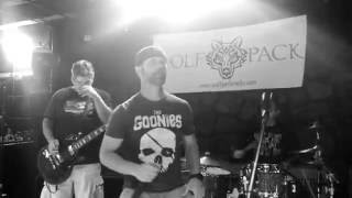 Wolfpack, Kelly's Cellar, Quincy, MA 7-16-16 - Everlong (D5300)