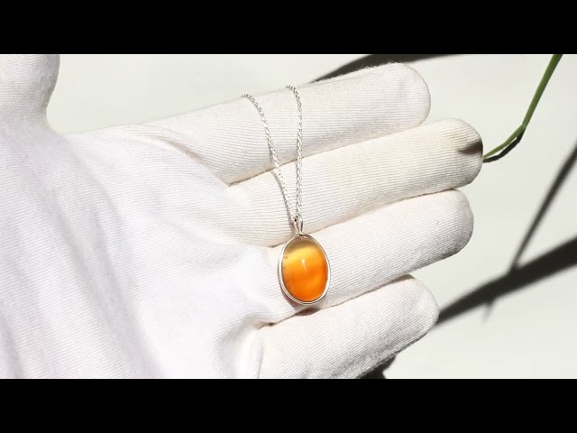 سلسلة من حجر العقيق