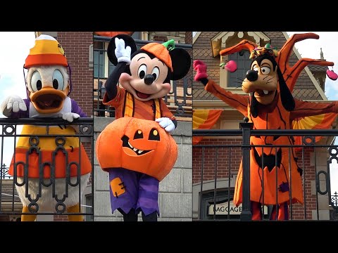 Mickey, Donald, Goofy & Pluto Greet in their New Halloween Costumes at Disneyland 2022