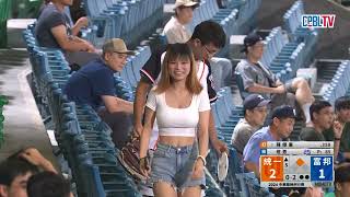 [分享] 風扇破壞者陳傑憲 界外球打壞球迷風扇