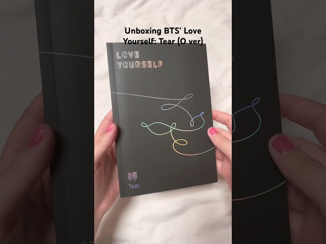 Vídeo relacionado con BTS Love Yourself Tear (O Version) 3rd Album Bangtan Boys CD+Poster+Photobook+Minibook+Photocard+Standing Photo+(Extra 6 Photocards and 1 Double-Sided Photocard Set)