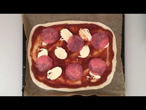 Wir backen Pizza  - mit einfachem Hefeteig
