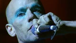 R.E.M. - It&#39;s The End Of The World As We Know It (And I Feel Fine) (Live from Glastonbury, 1999)