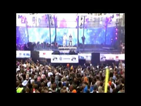 Maertini Broes (LIVE) and The Strings Of Love Orchestra