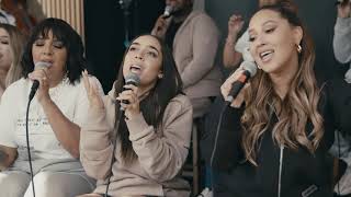 Coritos de Corazon - Israel &amp; New Breed featuring Adrienne Houghton and Aaron Moses