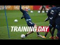 TRAINING DAY | Davy is wearing his Ajax shirt again!