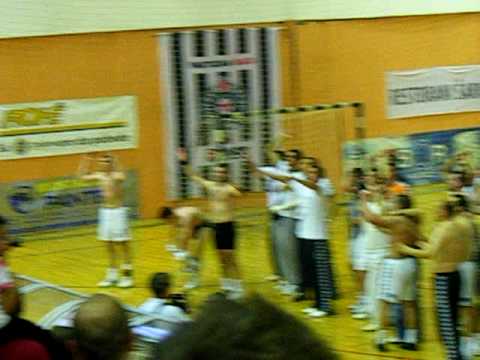 RK Partizan - RK Crvena Zvezda      slavlje igraca partizana sa grobarima