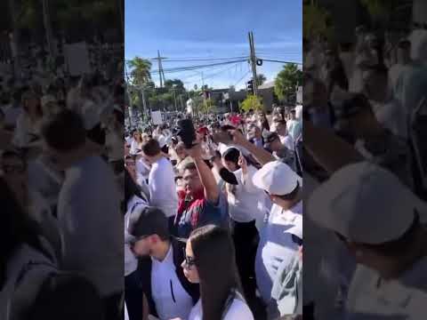 Celebran ¡con banda! la salida del gobernador Rocha