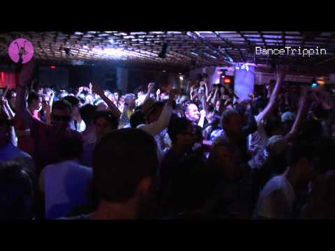 Uglh & Federico Locchi - House Gift [played by Audiofly]