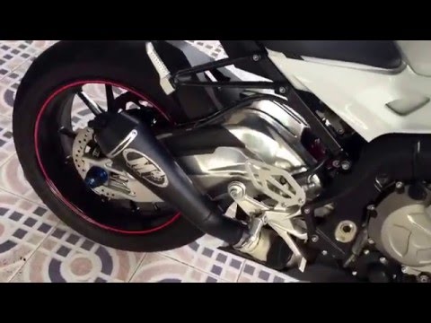 2015 bmw s1000rr akrapovic & m4 slip on comparison