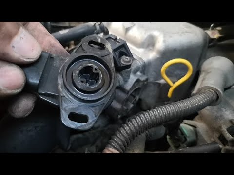 Suzuki Every Wagon Automatic | How to clean a TPS (Throttle Position Sensor) | #k6a #da64w