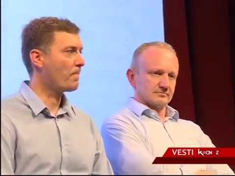 SRPSKI OPOZICIONI KREM U ŠAPCU