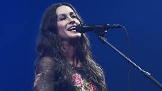 Alanis Morissette - Hands Clean/Lens (Live in Camden, NJ, 7-2-24) (4K, HQ Audio, 1st Row)