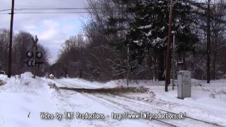 preview picture of video 'HD Amtrak's Vermonter vs. Snow Drifts in North Amherst, MA'