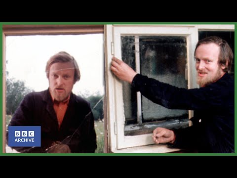 1977: Replacing a WINDOW Pane: Richard Stilgoe's DIY MASTERCLASS | Nationwide | BBC Archive