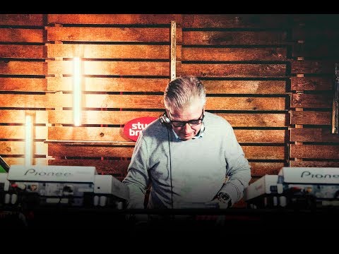 Olivier Pieters - live bij Studio Brussel