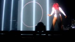 Shy'm Les chaussures en plastique