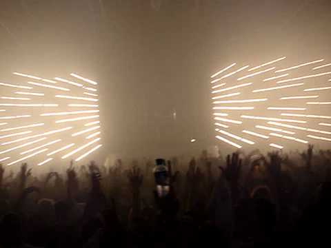 Trance Energy 2010 - Markus Schulz playing Tomcraft - Loneliness (Schulz Big Room Reconstruction)