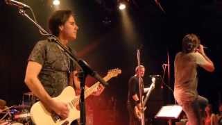 JONAS & THE MASSIVE ATTRACTION - Bonnie & Clyde - L'Astral Montreal 27-04-2013