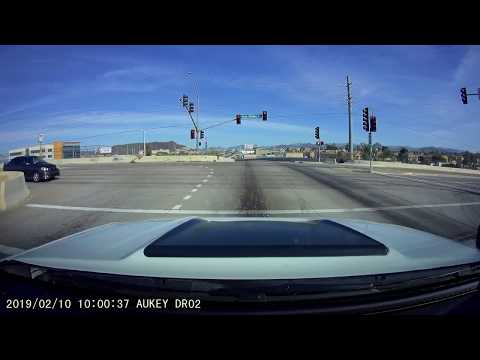 ZR2 Hit by Red light Runner - Dash Cam