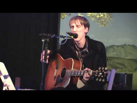 Atlas Sound - "Walkabout" (Live at The Natural History Museum in Los Angeles  01-08-10)