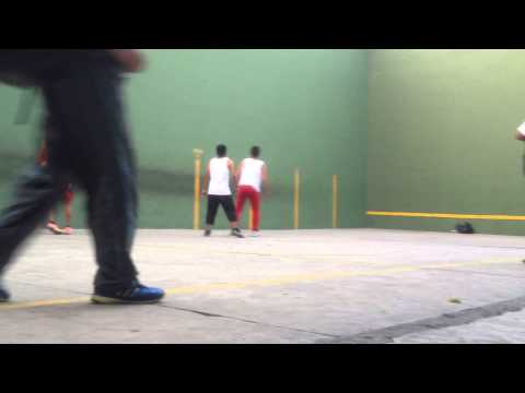 Maravilla y Papayas VS Hierbas y Carlitos