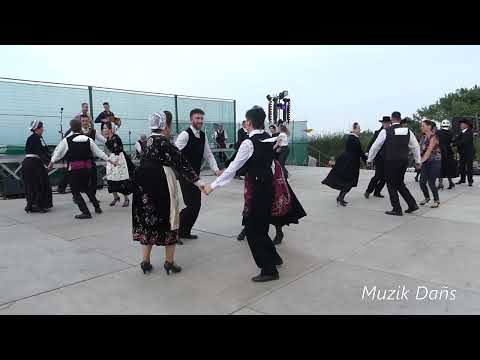 Quadrille du Cap sonnée par Gloaguen/Le Henaff (poule) le 14 août 2022 à Beuzec-Cap-Sizun