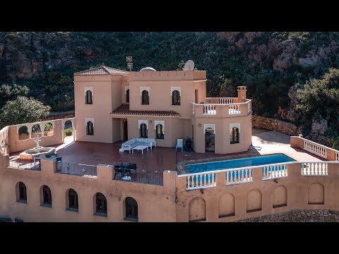 SOLD - Villa with pool and underbuilt on an elevated location in Cabrera (Almería)