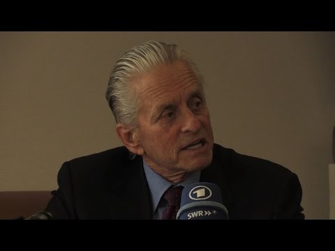 "No quiero morir en un rodaje". Michael Douglas confirma que ha dejado el cine y es muy crítico con la situación política en Estados Unidos