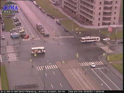Женщина за рулём KIA, погибла на перекрёстке в Санкт-Петербурге