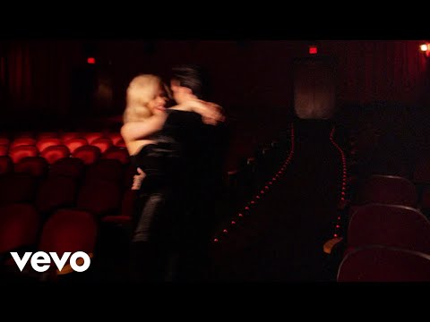 Stephen Sanchez - Something About Her (Lyric Video)