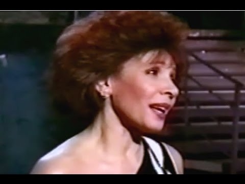 Shirley Bassey - How Do You Keep The Music Playing / Till I Loved You / Interview (1991 Live)
