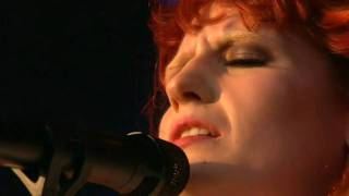 [HD] Florence + The Machine - You&#39;ve Got The Love (GF 2010)