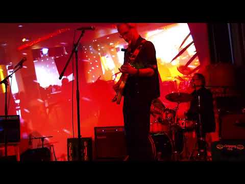 Instrumental Surf Music with "erika51"