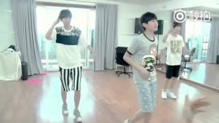 [TFBOYS]TF Boys-Chong Ai[Adore]Dance Practice