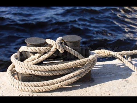 Top 15 Aquatic Fragrances For Summer (2022)