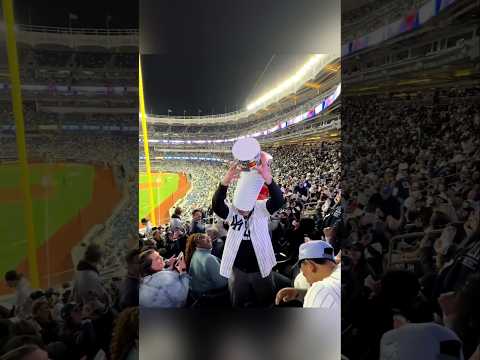 எல்லோரும் தலையில் Popcorn Bucket வைத்து விட்டார்கள் !!