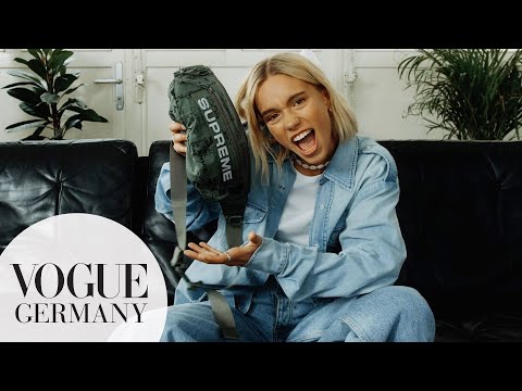 Lena Mantler öffnet ihre Tasche und äußert sich erstmals zu Gerüchten | In The Bag | VOGUE Germany