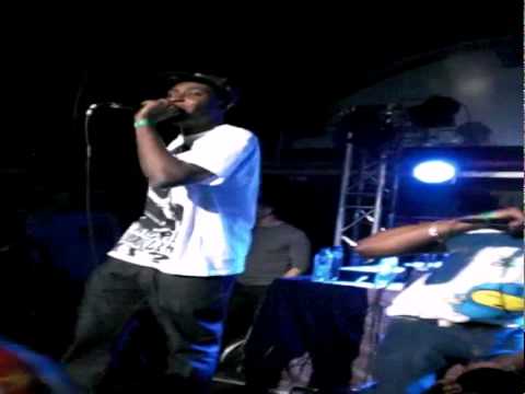 K.Y. & ELLA @ Dordt is dope, Bibelot