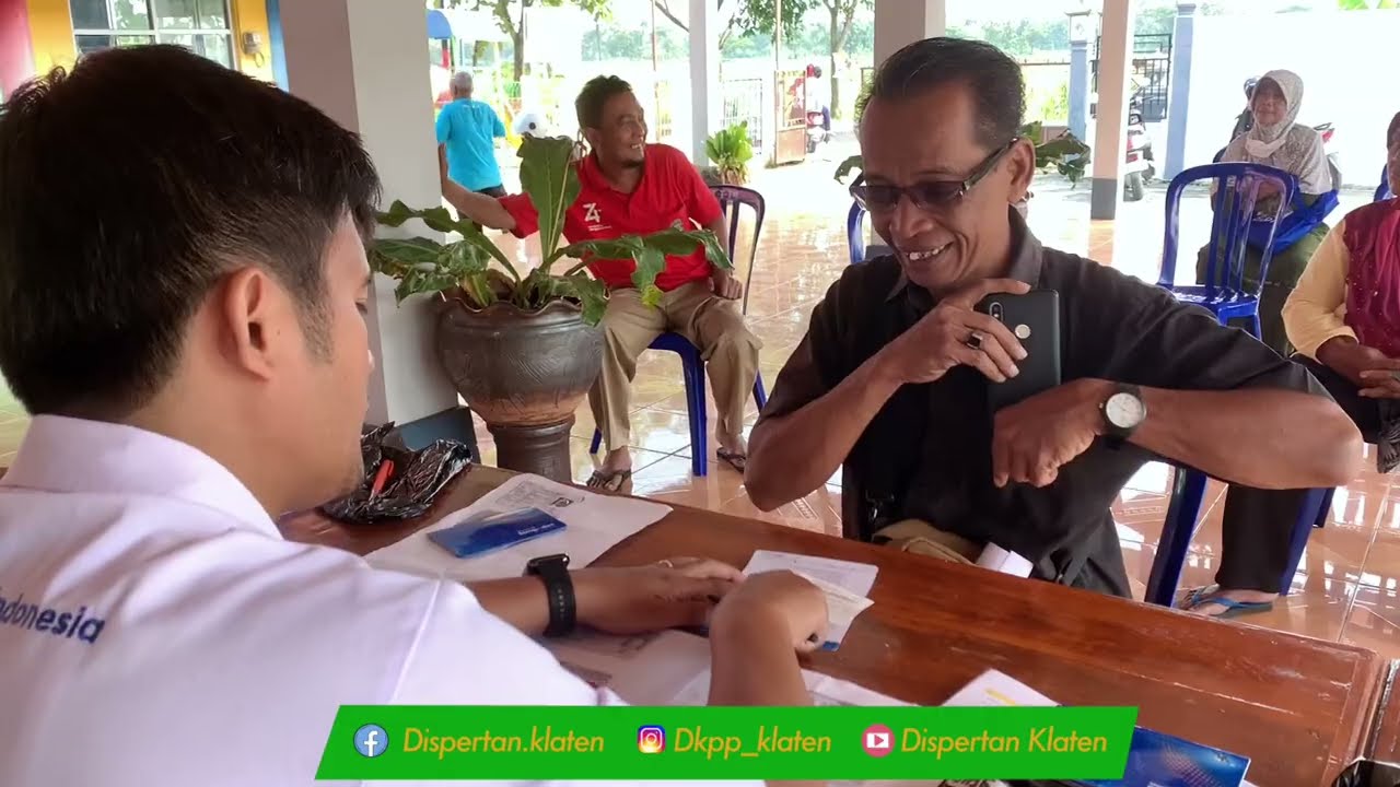 Pembagian Kartu Tani Ds Karangturi, Kecamatan Gantiwarno, Klaten