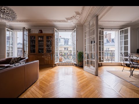 Appartement Parisien au Dernier Étage | Viktor Studio Paris