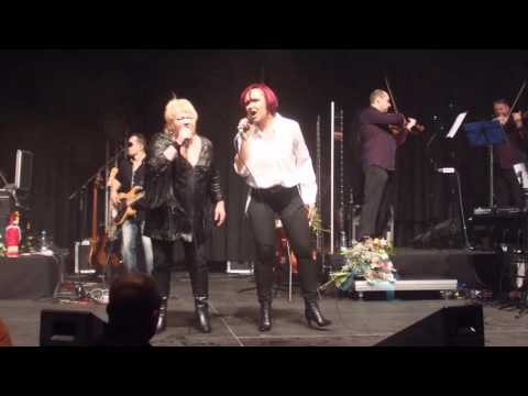 Věra Špinarová a Petra Janů-Tour-2015-Lucerna-15.12.-Proud Mary