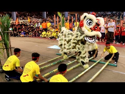 Sabah Style Lion Dance (Bamboo Dance and Sumazau)