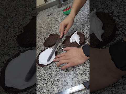 Black forest cake leering idea #shortsvideo #cake #howtomakecakecreamathome