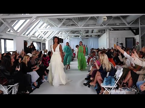 JENNIFER BLOM SS23 SHOW