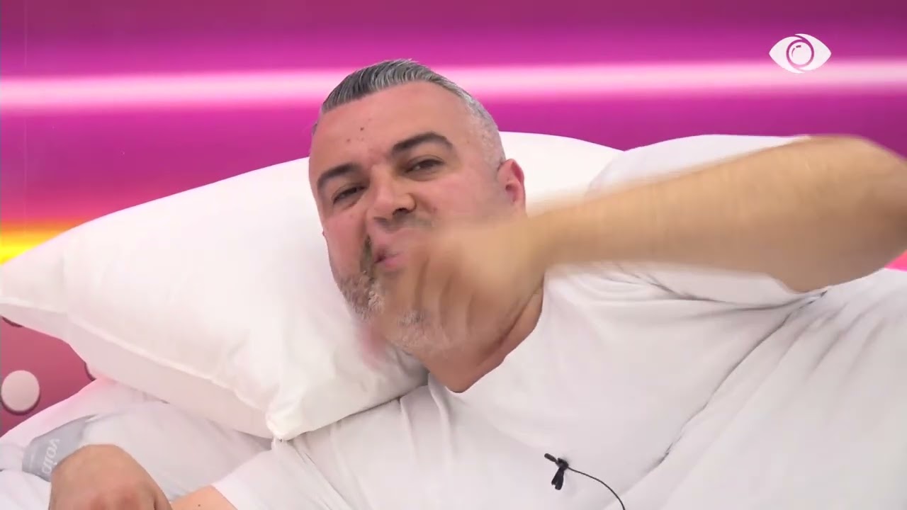 Ti e ke shkatërruar Juelën/ Rogerti- Edisës: Ajo është ulur tani…