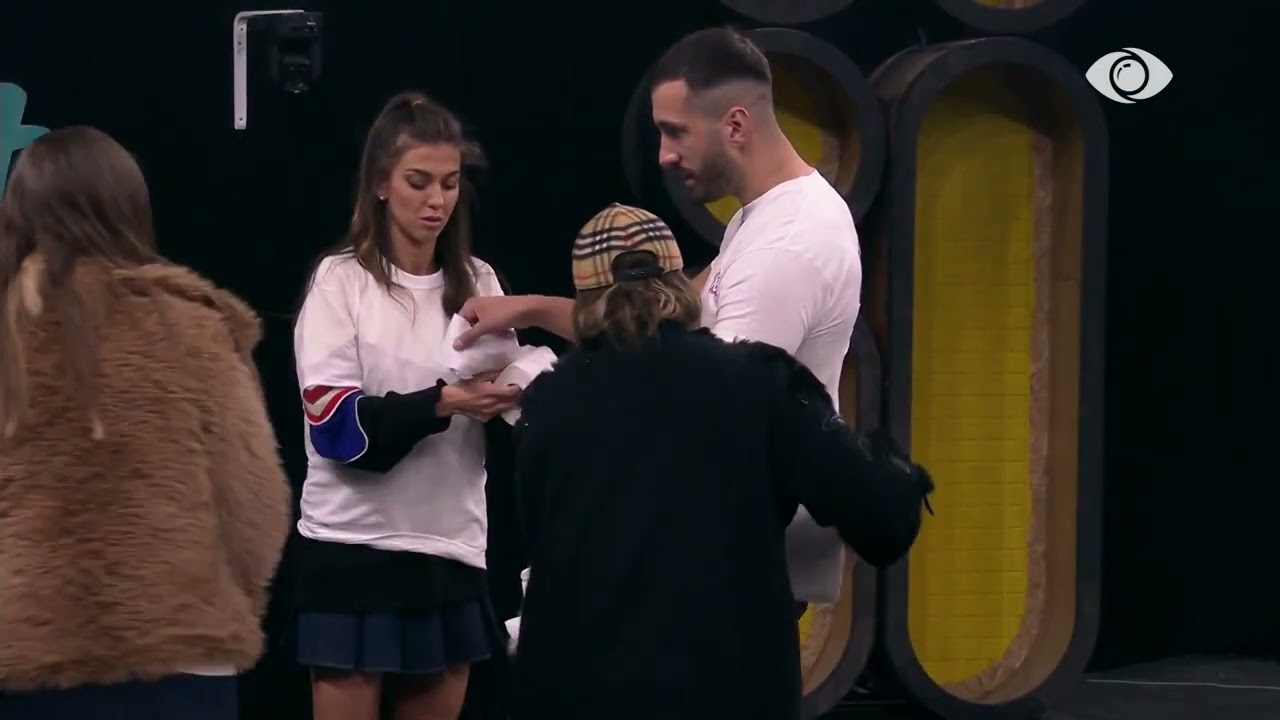 Bie gongu/ “Bora 1” nis lojën, Jozi fillon të mbulohet