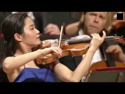 Sayaka Shoji plays Brahms : Violin Concerto in D major, Op.77